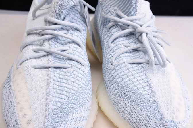 Boost FW3043 White 350 V2 Cloud Yeezy Adidas 0711